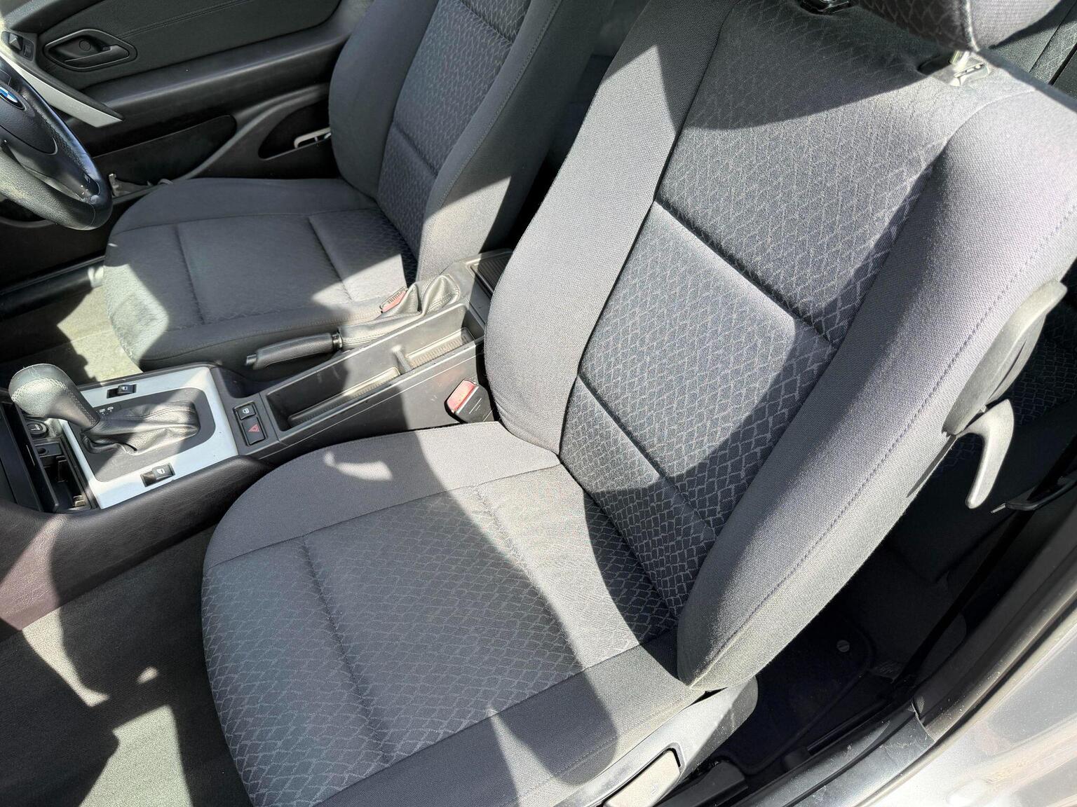 2004 BMW 3 Series image 20