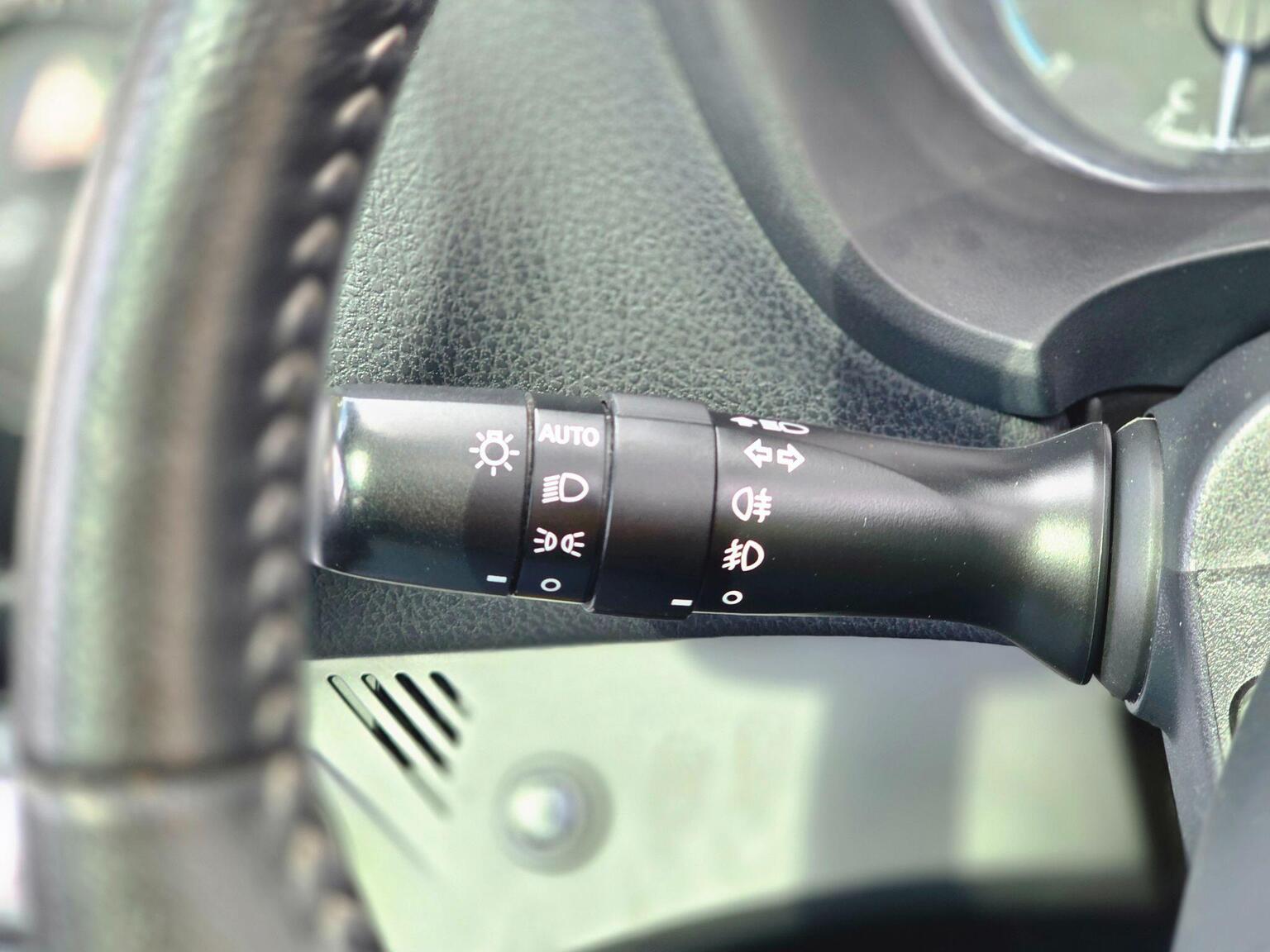 2019 Toyota Yaris image 39