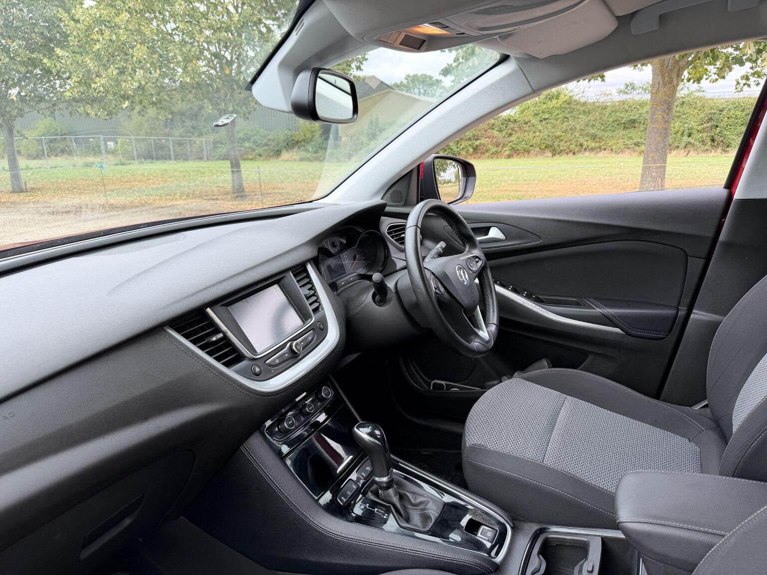 2020 Vauxhall Grandland X image 28