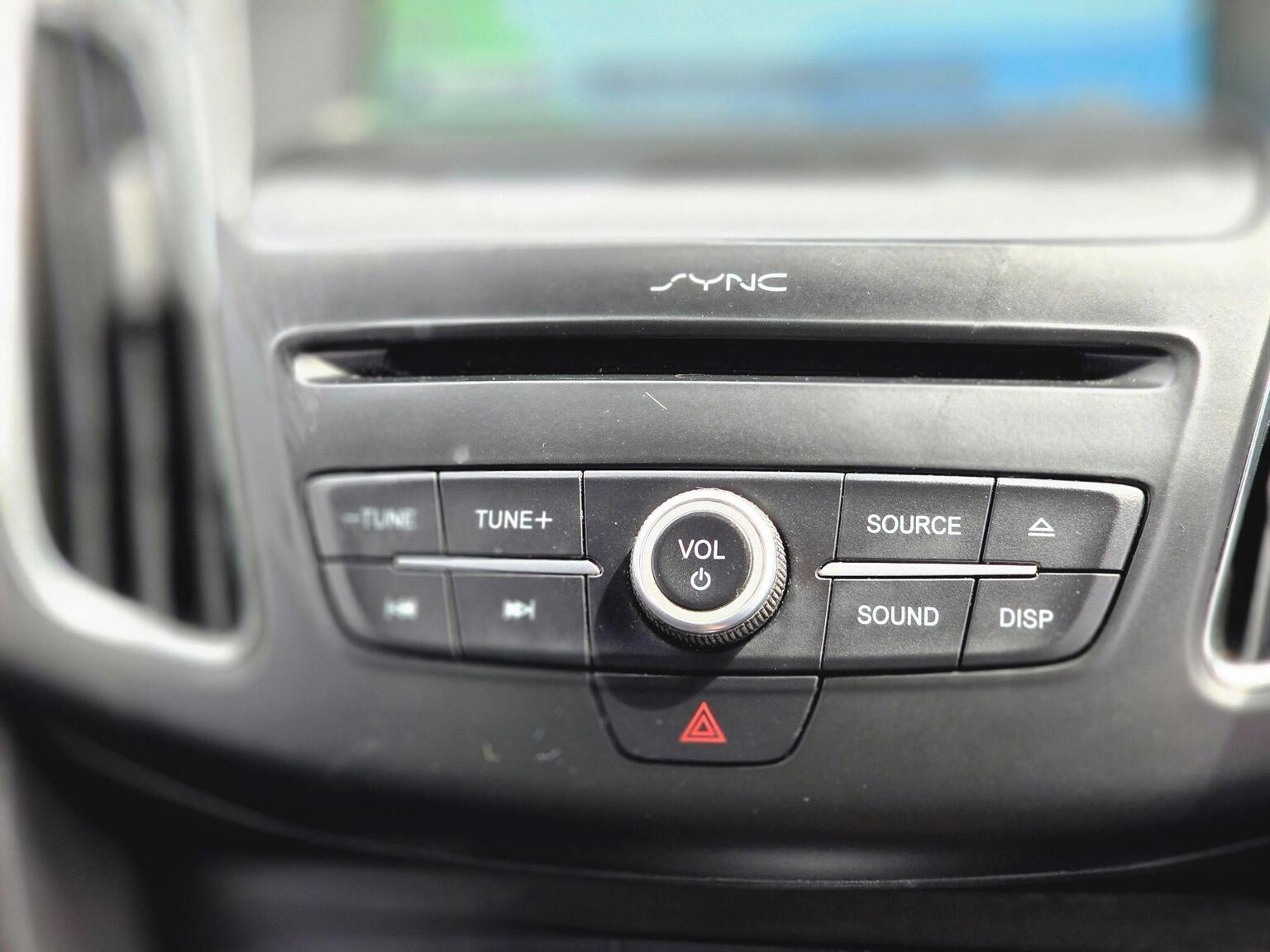 2018 Ford Focus image 37