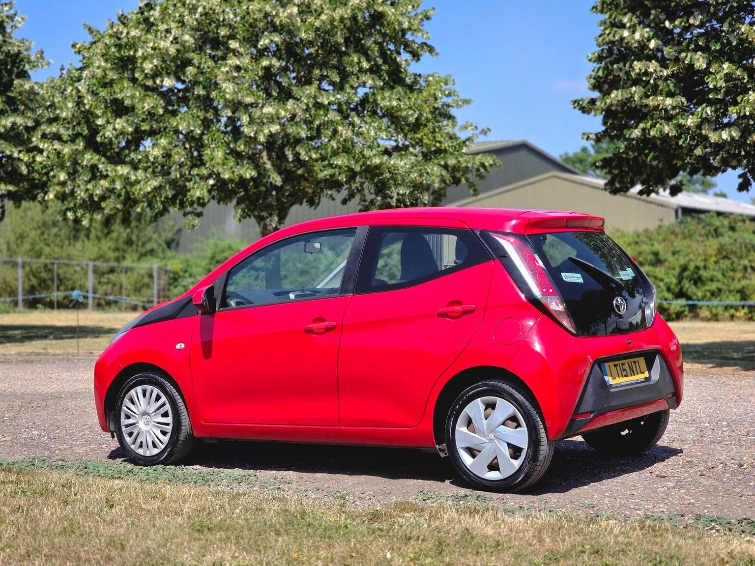 2015 Toyota AYGO image 15