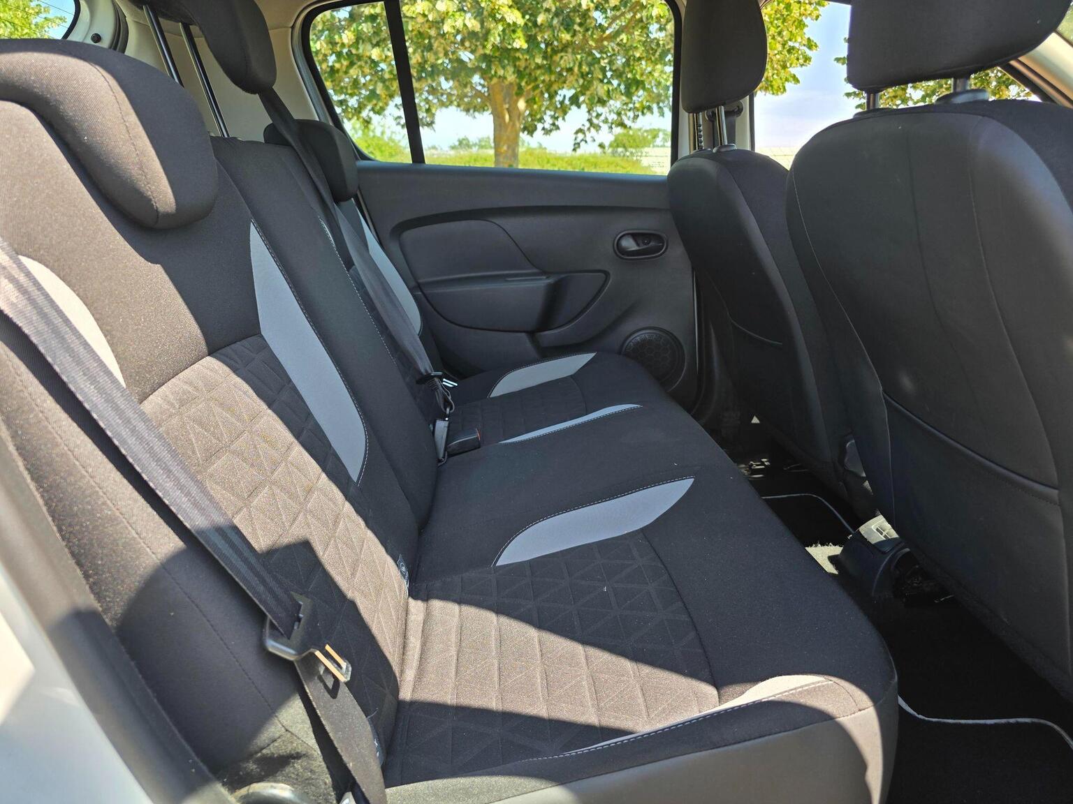 2013 Dacia Sandero Stepway image 26