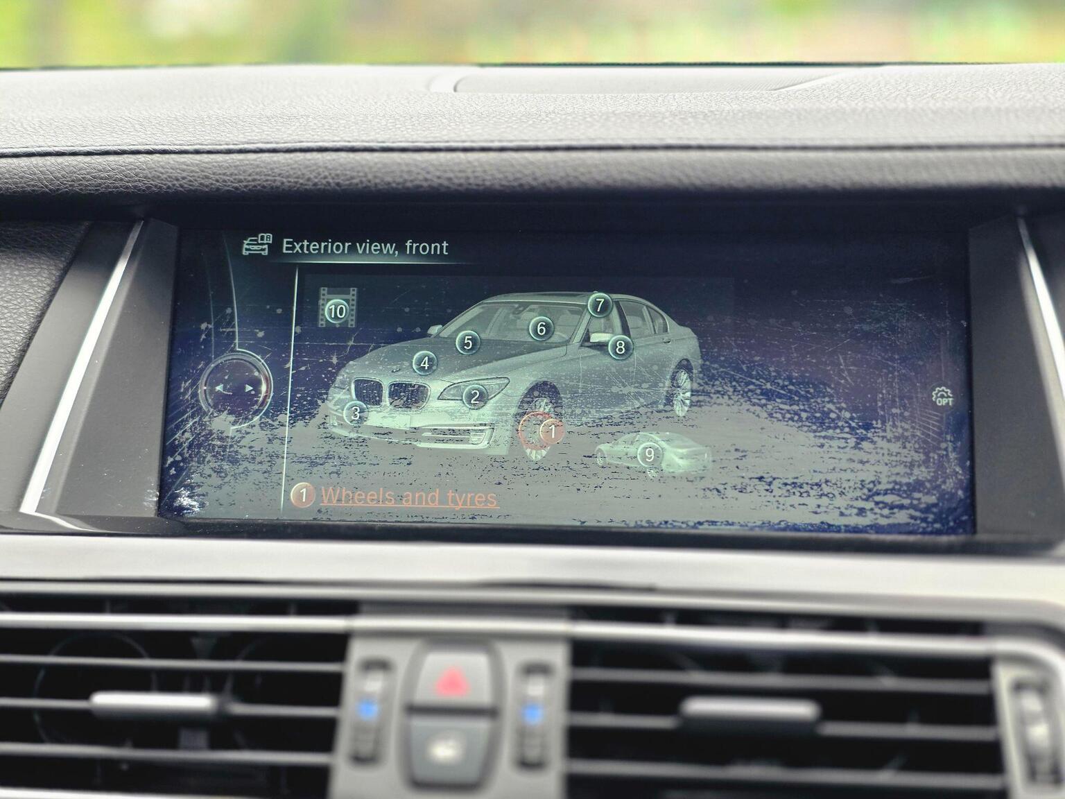 2013 BMW 7 Series image 57