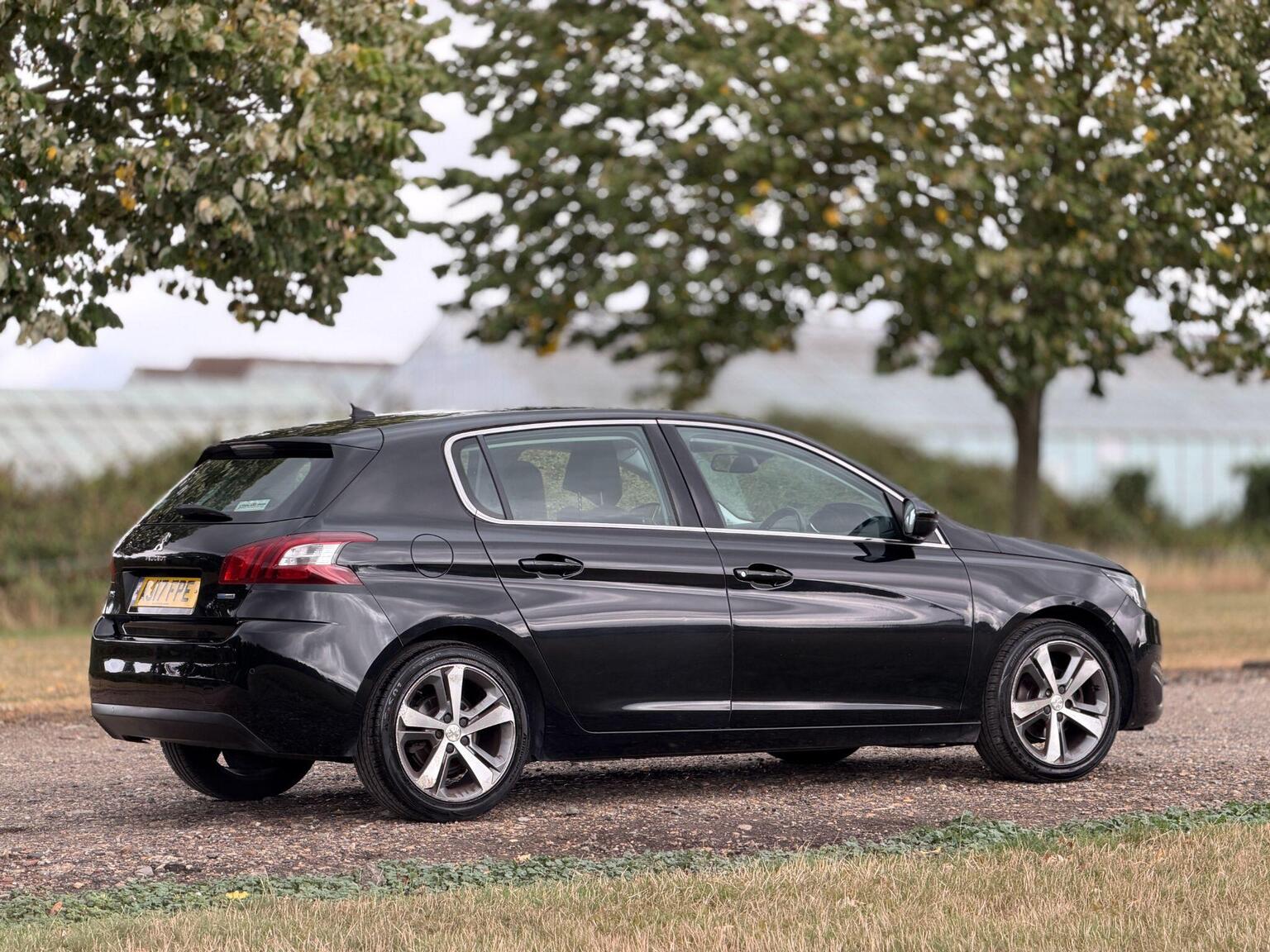 2017 Peugeot 308 image 3
