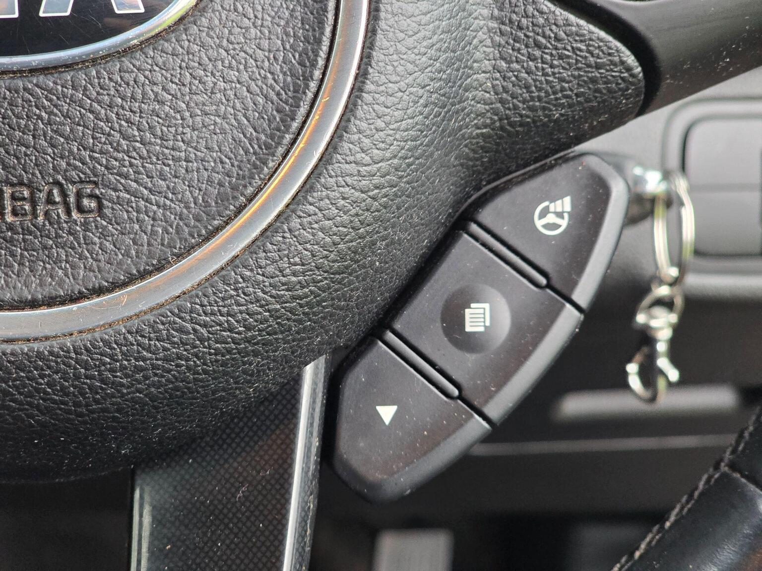 2013 Kia Carens image 35