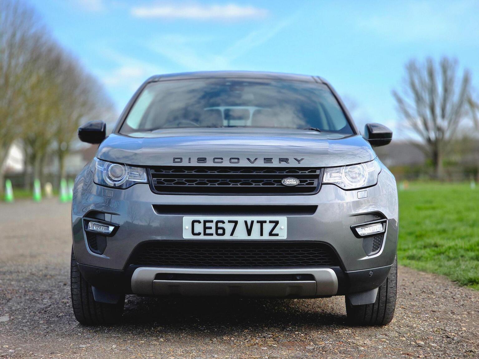 2018 Land Rover Discovery Sport image 18
