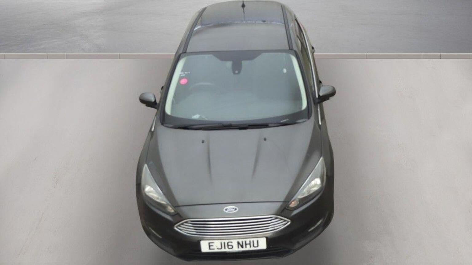 2016 Ford Focus image 10