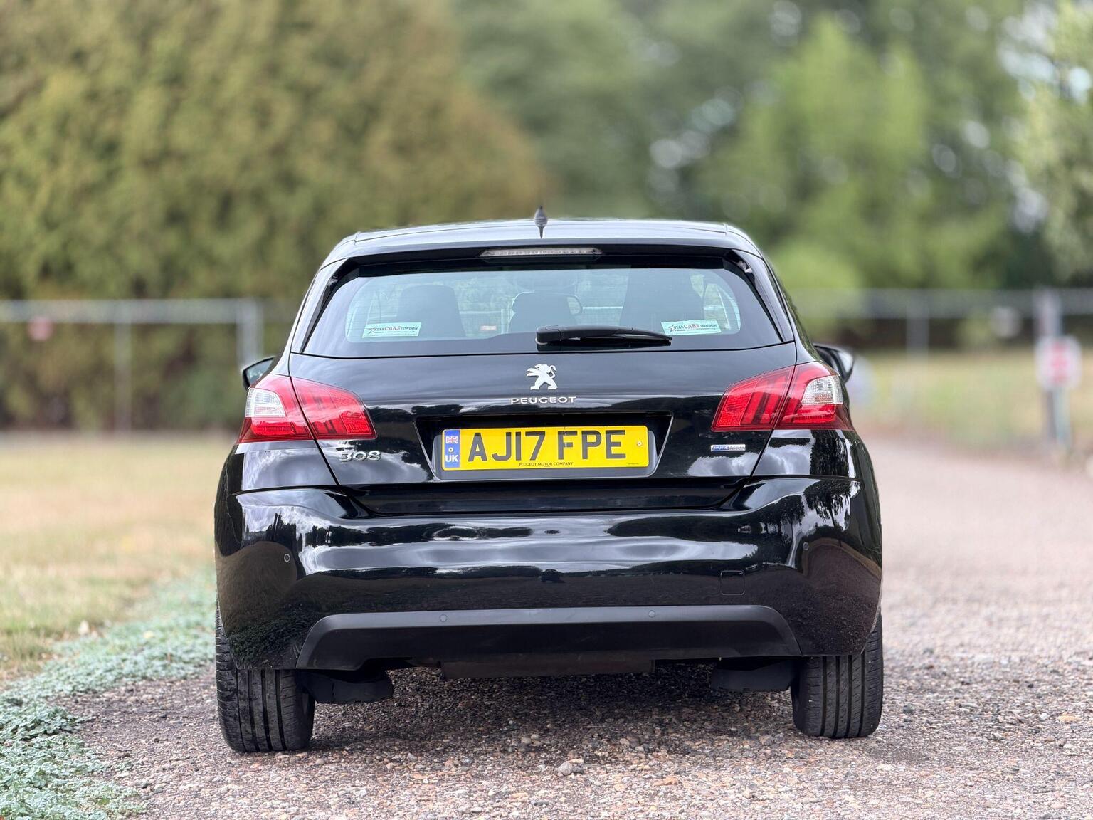 2017 Peugeot 308 image 7