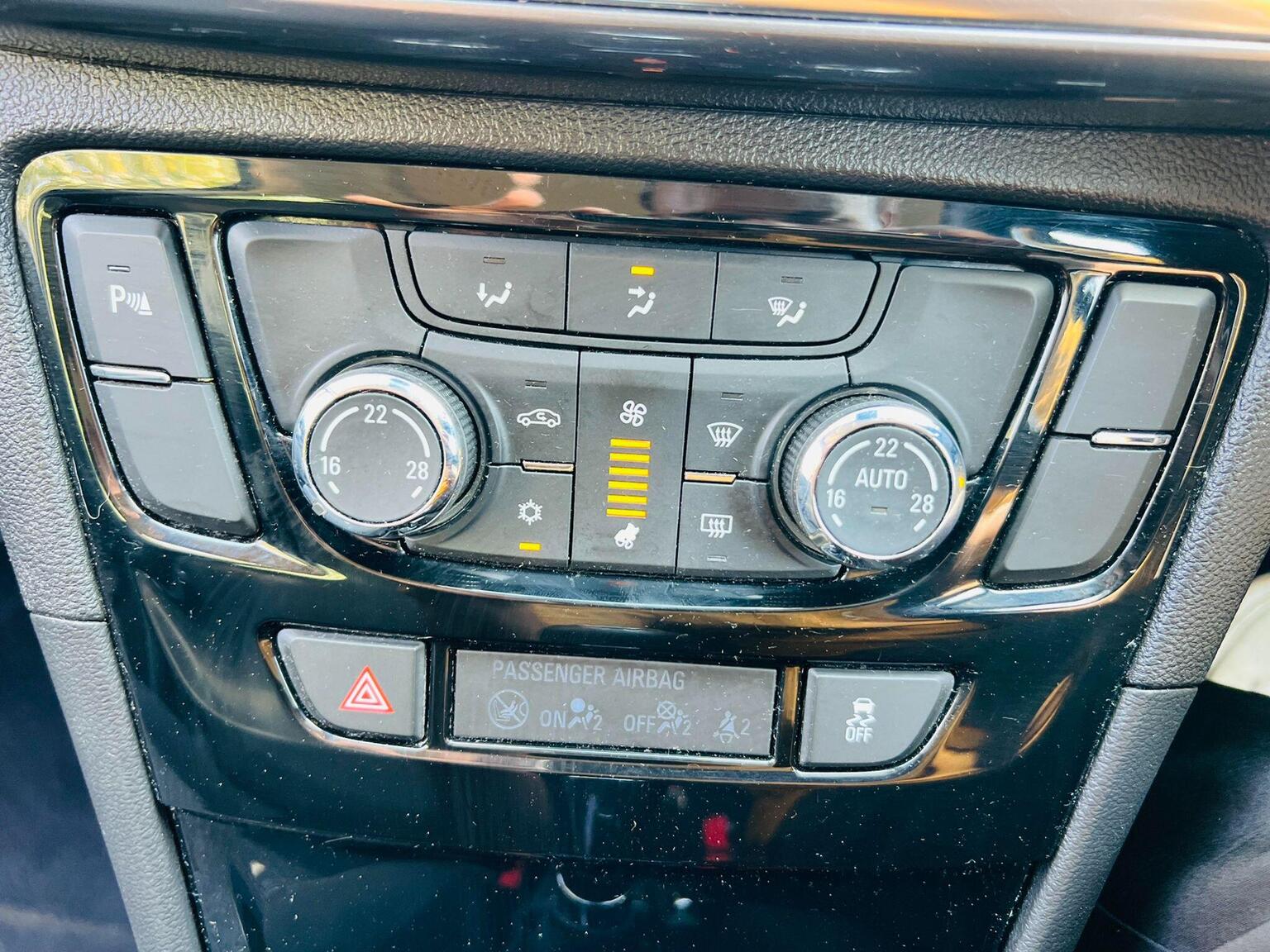 2018 Vauxhall Mokka X image 37