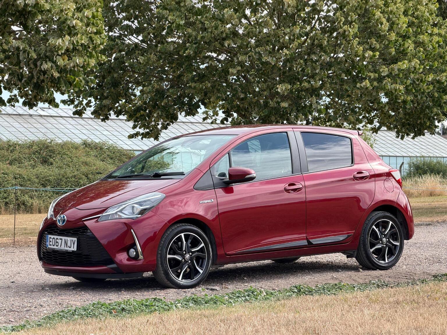 2017 Toyota Yaris image 16