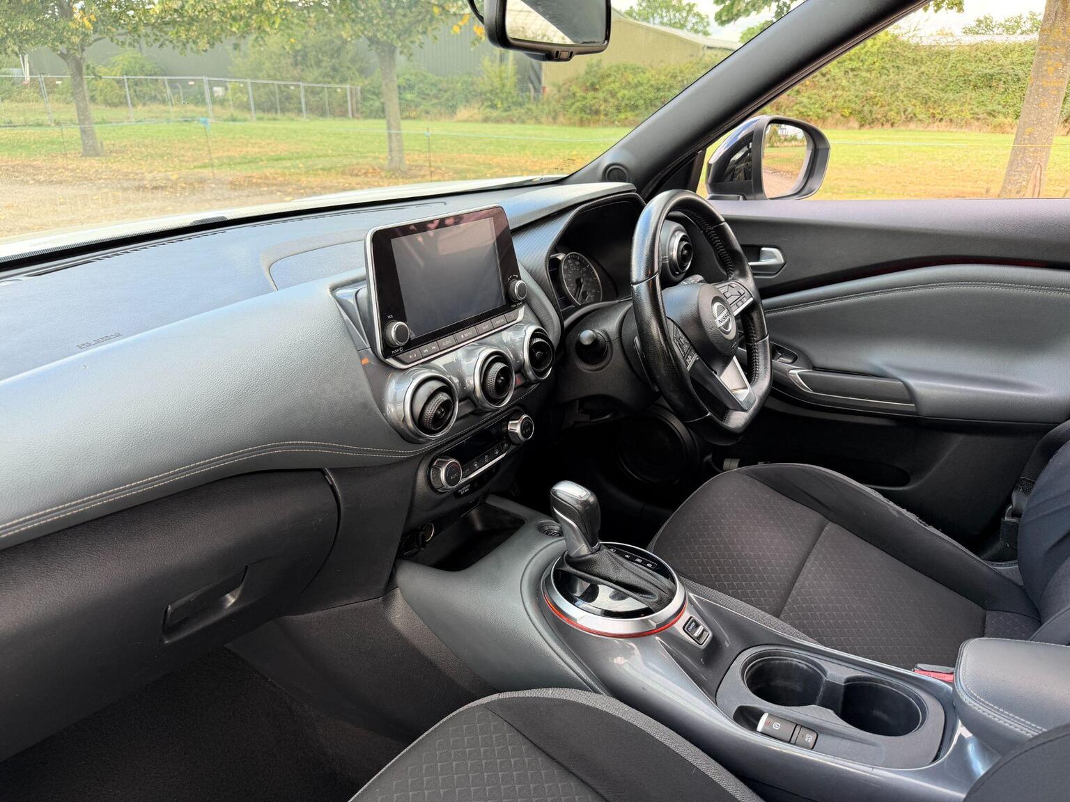 2020 Nissan Juke image 24