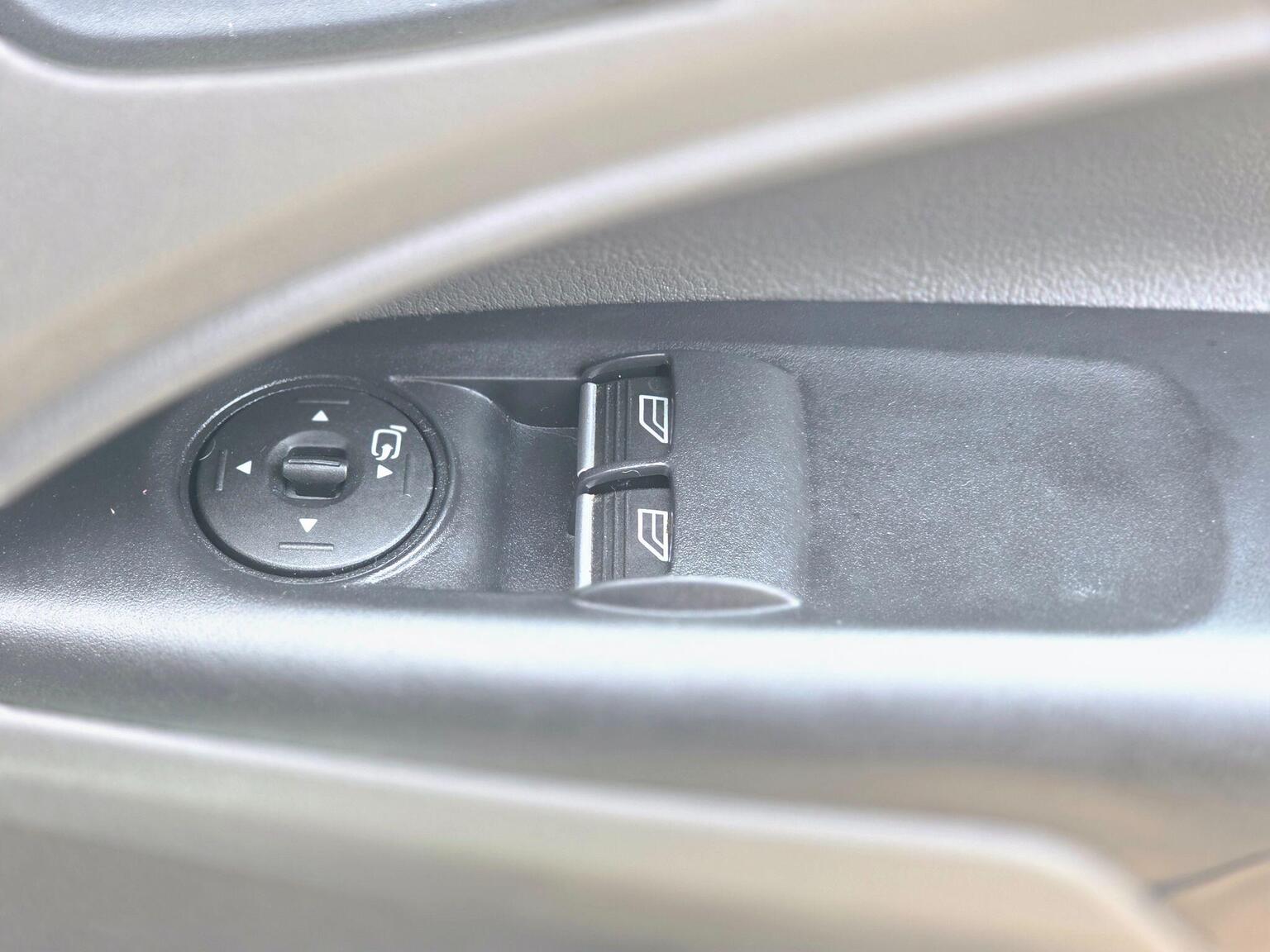 2020 Ford Transit Connect image 49