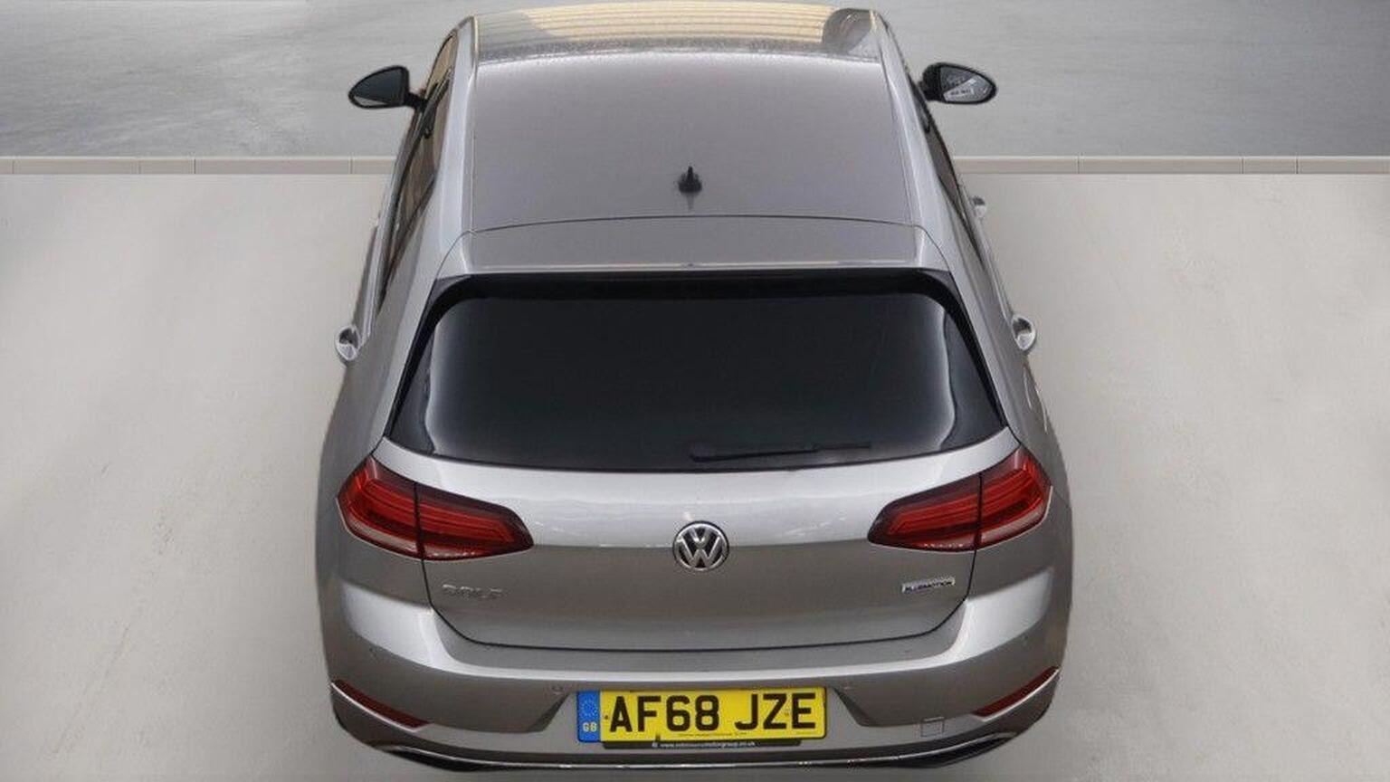 2018 Volkswagen Golf image 5