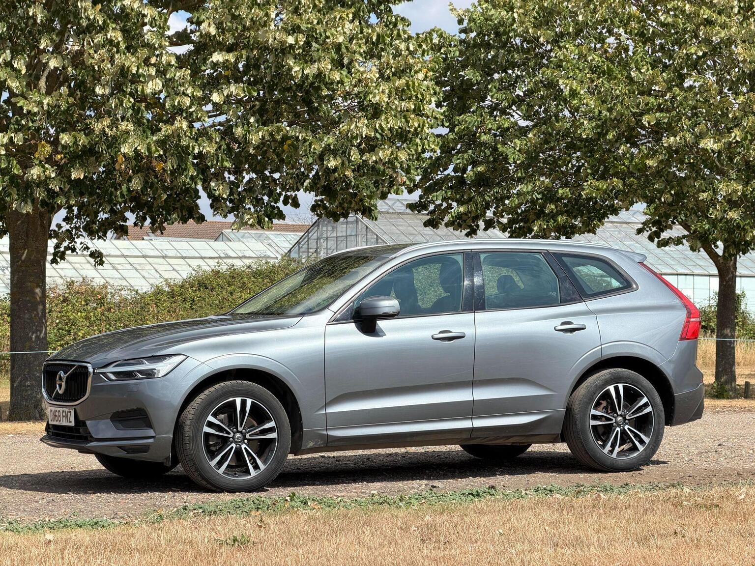 2018 Volvo XC60 image 15
