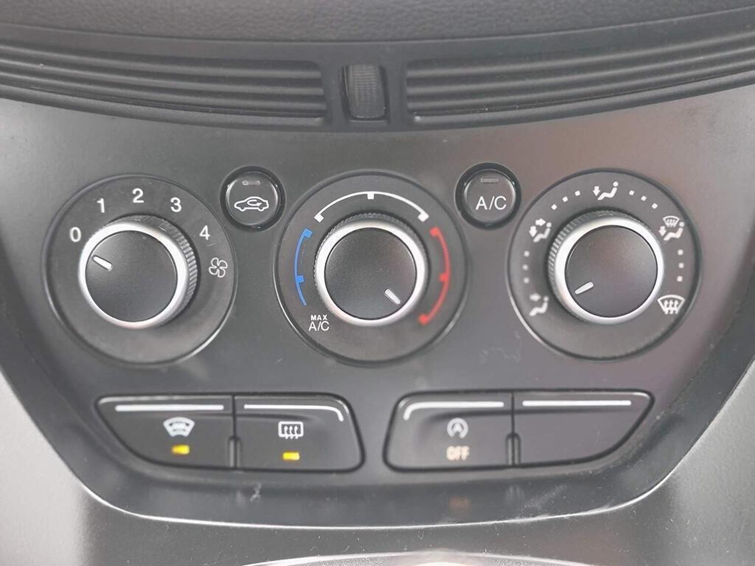 2015 Ford Kuga image 33