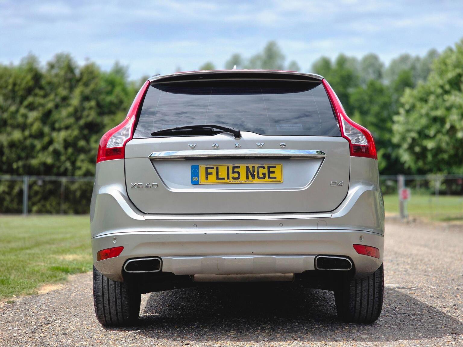 2015 Volvo XC60 image 8