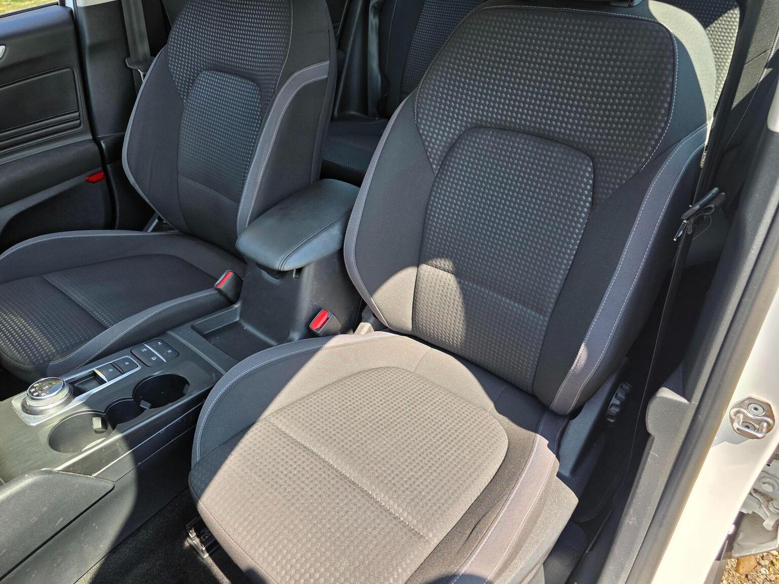 2020 Ford Focus image 32