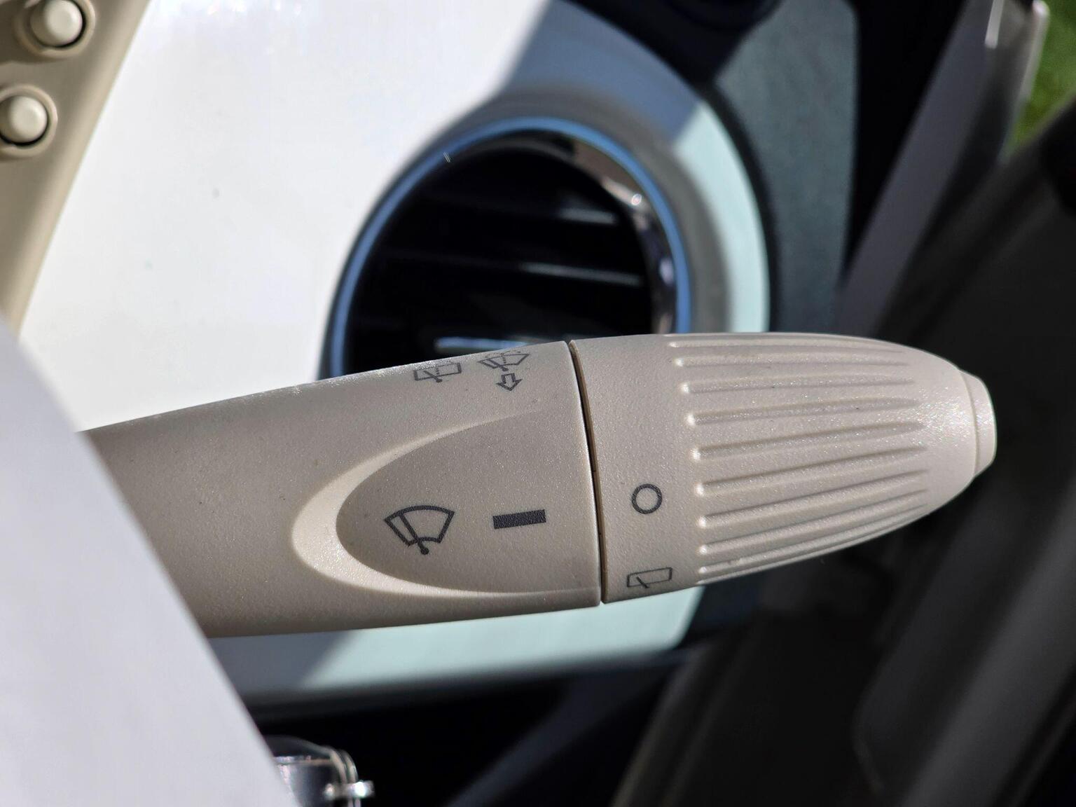 2012 Fiat 500 image 33