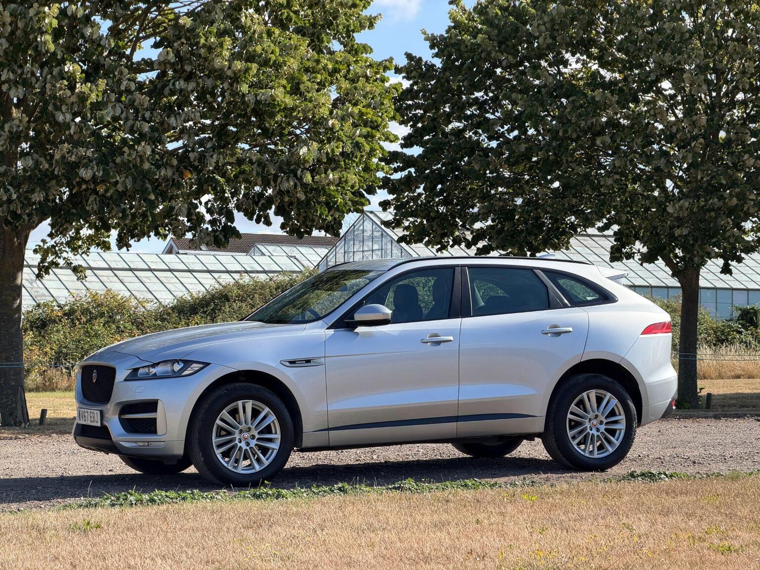 2018 Jaguar F-PACE image 16