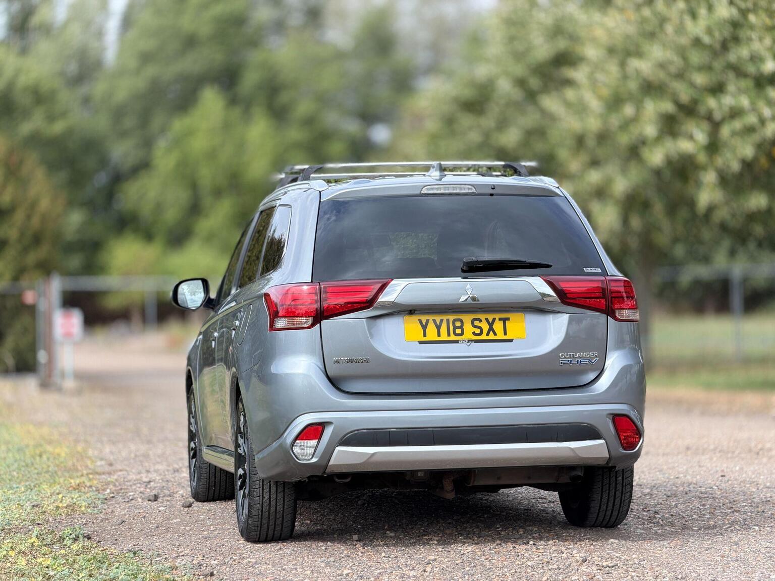 2018 Mitsubishi Outlander image 9