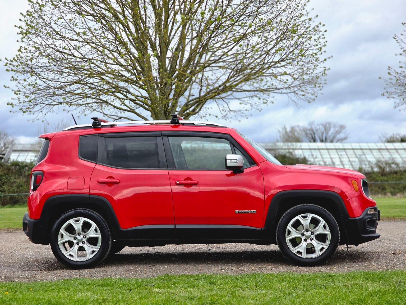 2017 Jeep Renegade image 3