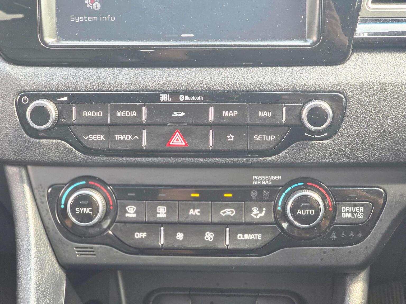 2017 Kia Niro image 45