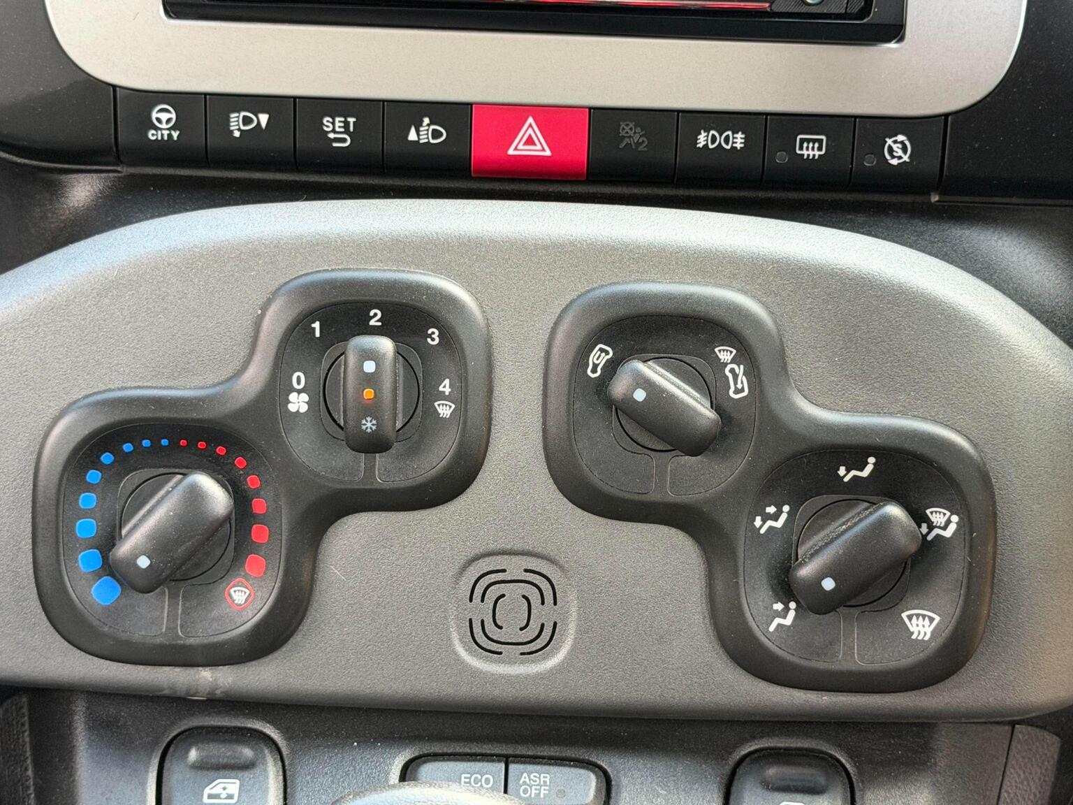 2017 Fiat Panda image 34