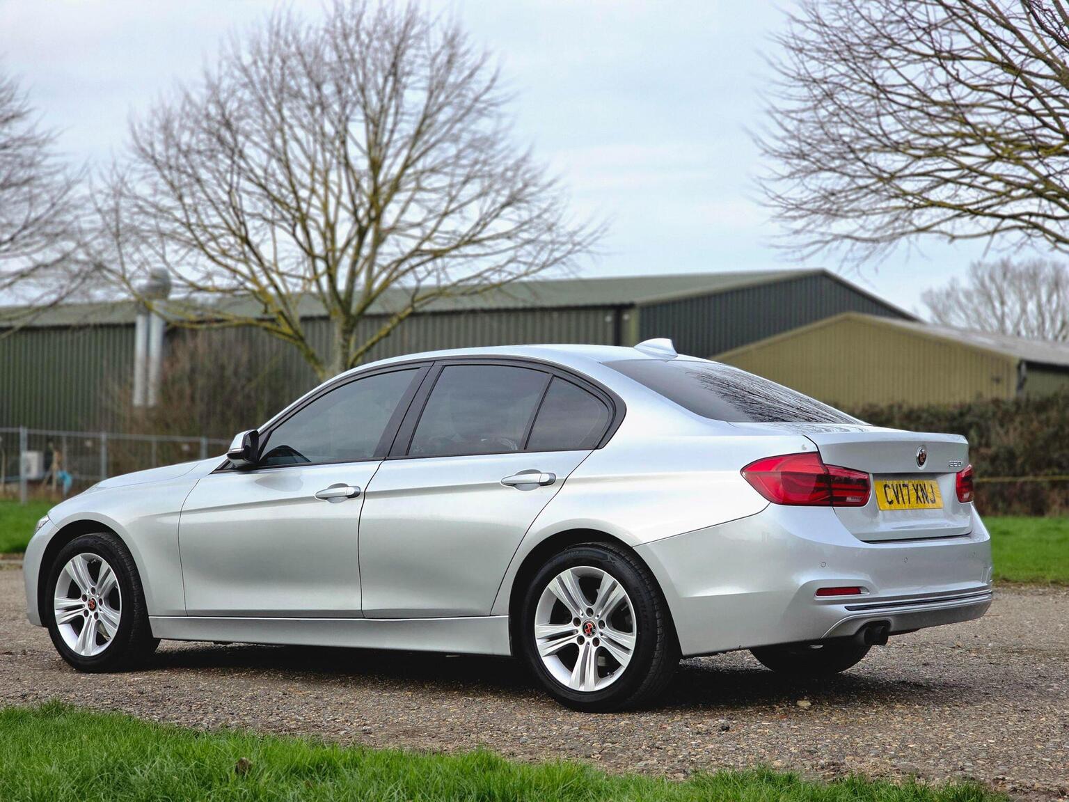 2017 BMW 3 Series image 12