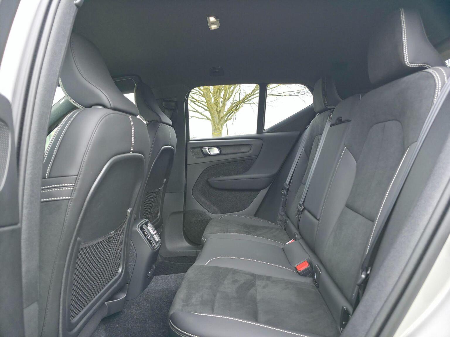 2024 Volvo EX40 image 21