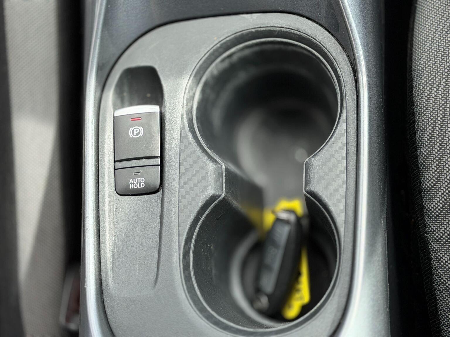 2020 Nissan Juke image 38