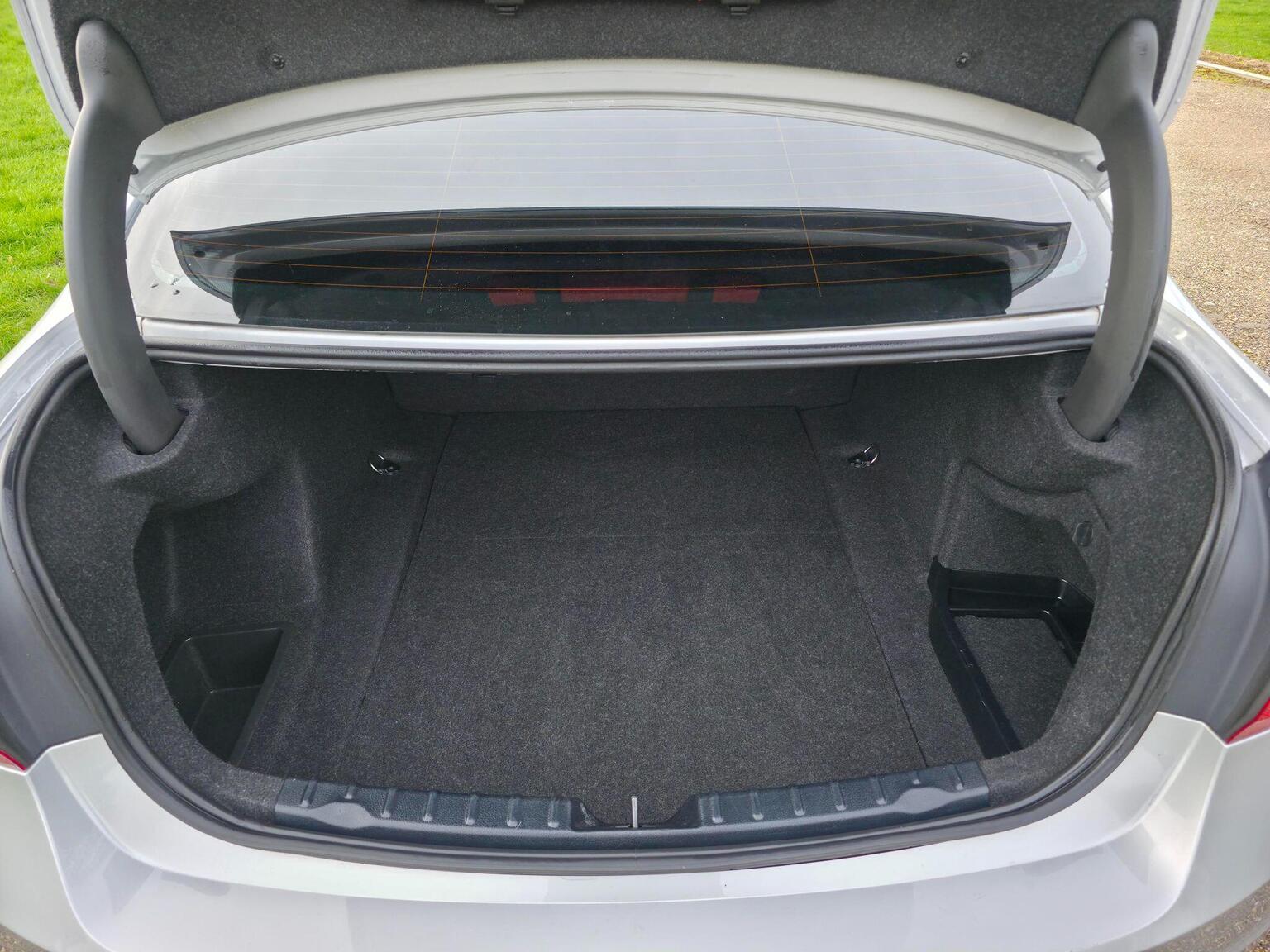 2017 BMW 3 Series image 50