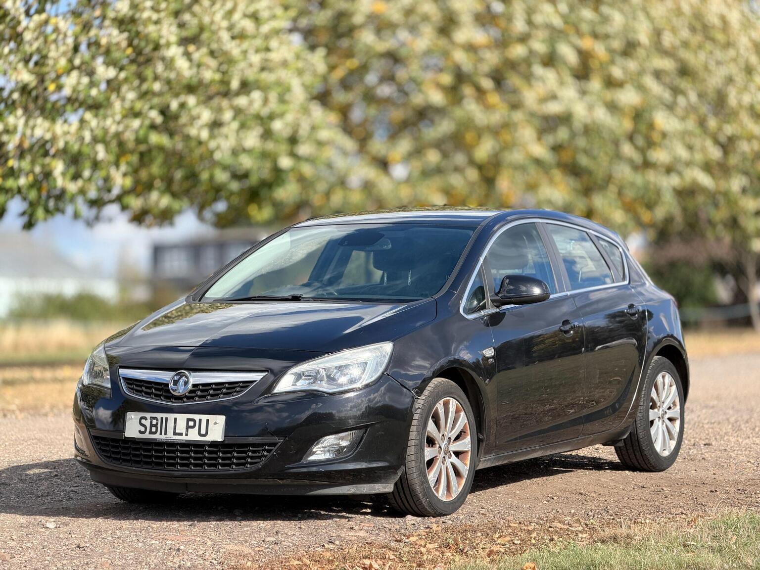 2011 Vauxhall Astra image 14