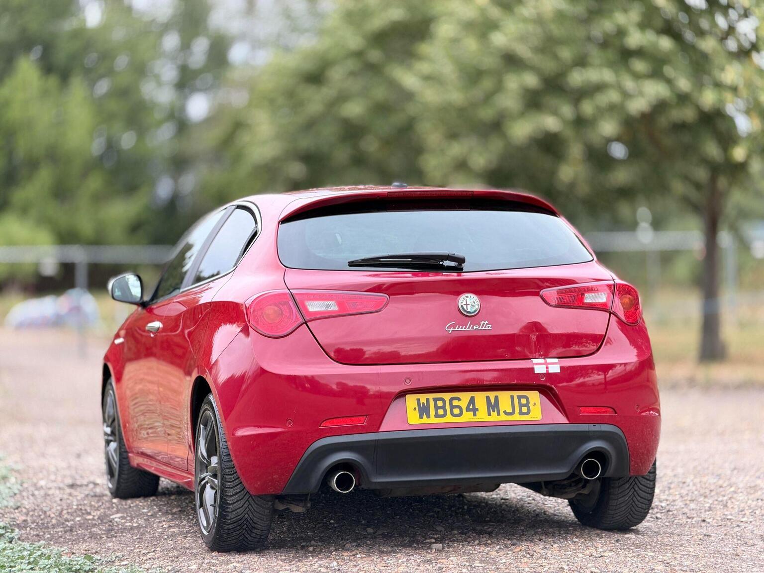 2014 Alfa Romeo Giulietta image 9
