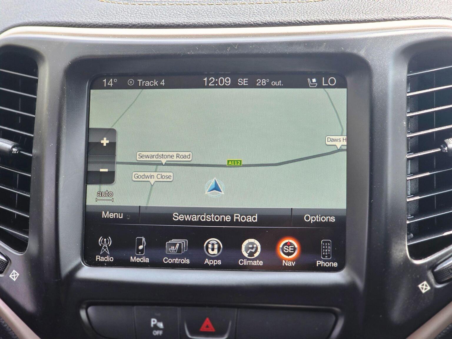 2016 Jeep Cherokee image 50