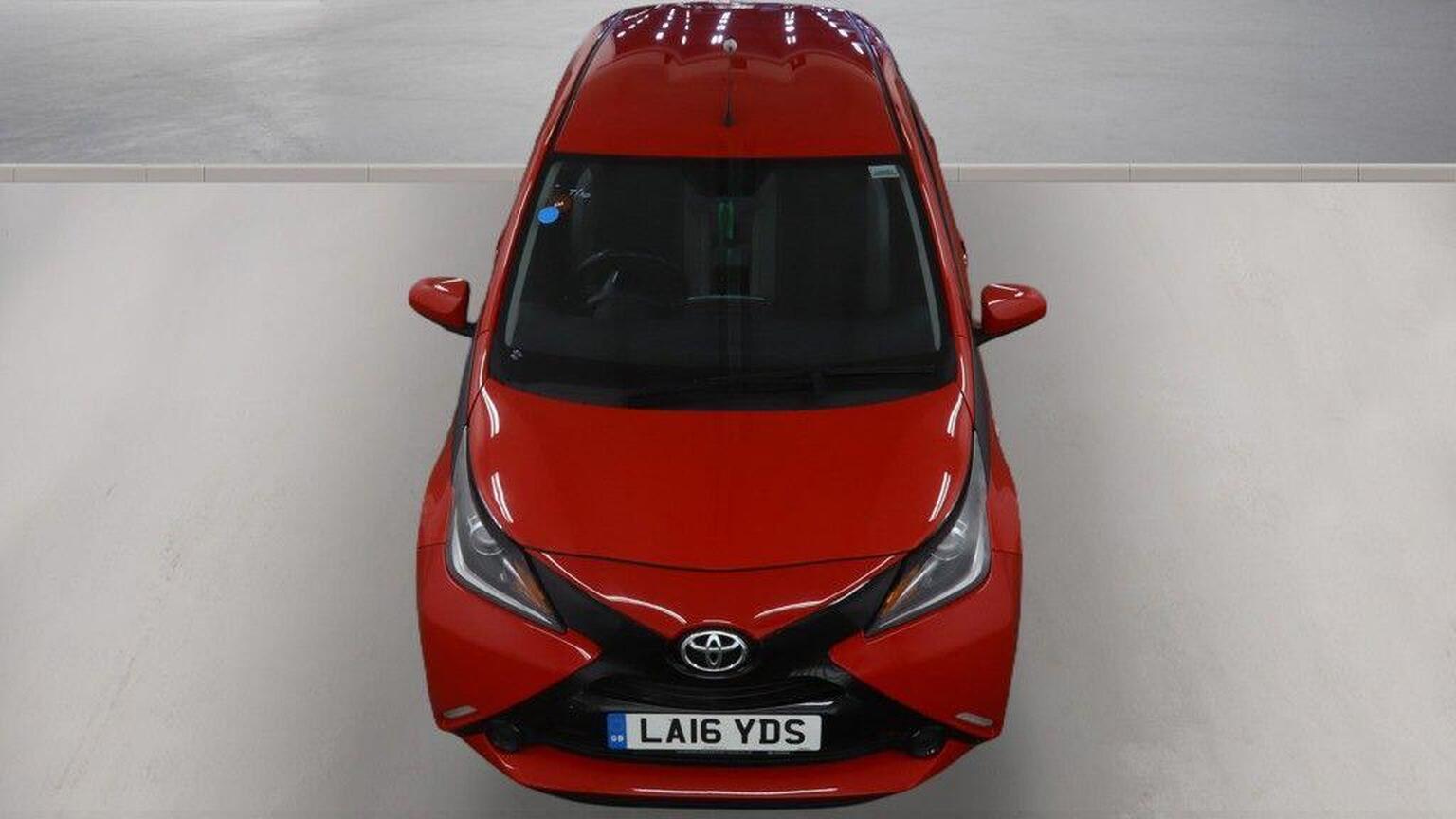 2016 Toyota AYGO image 10