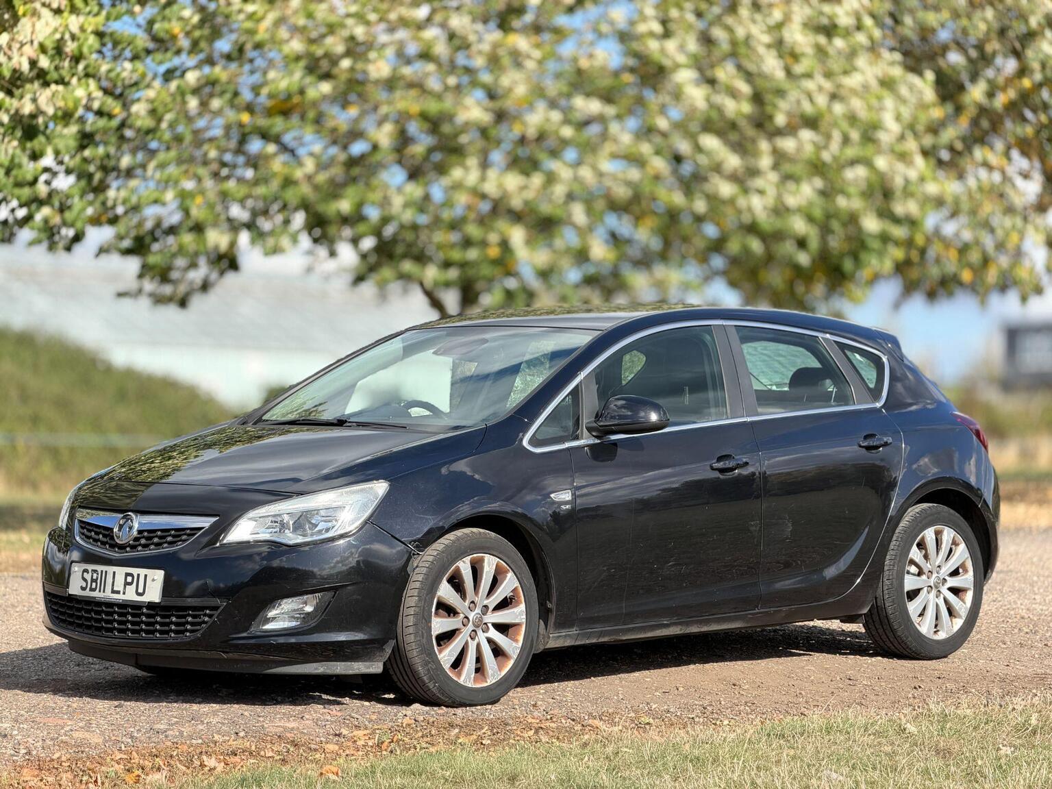 2011 Vauxhall Astra image 13
