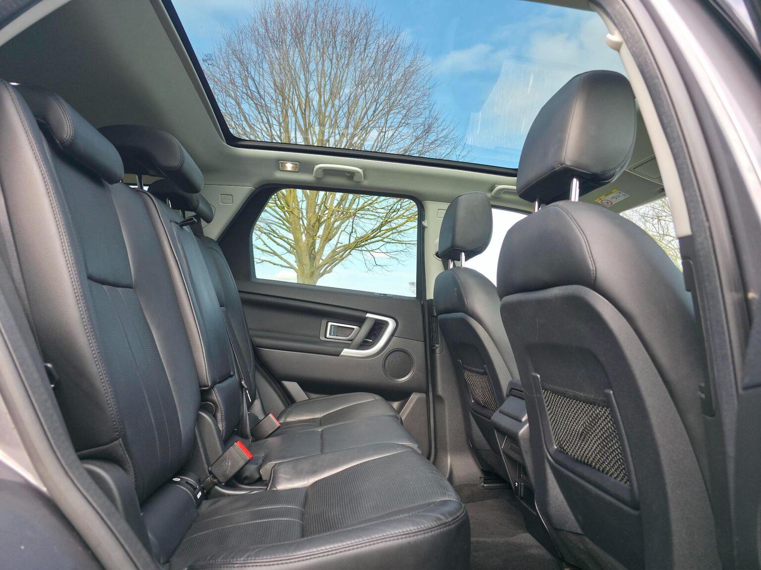 2018 Land Rover Discovery Sport image 24