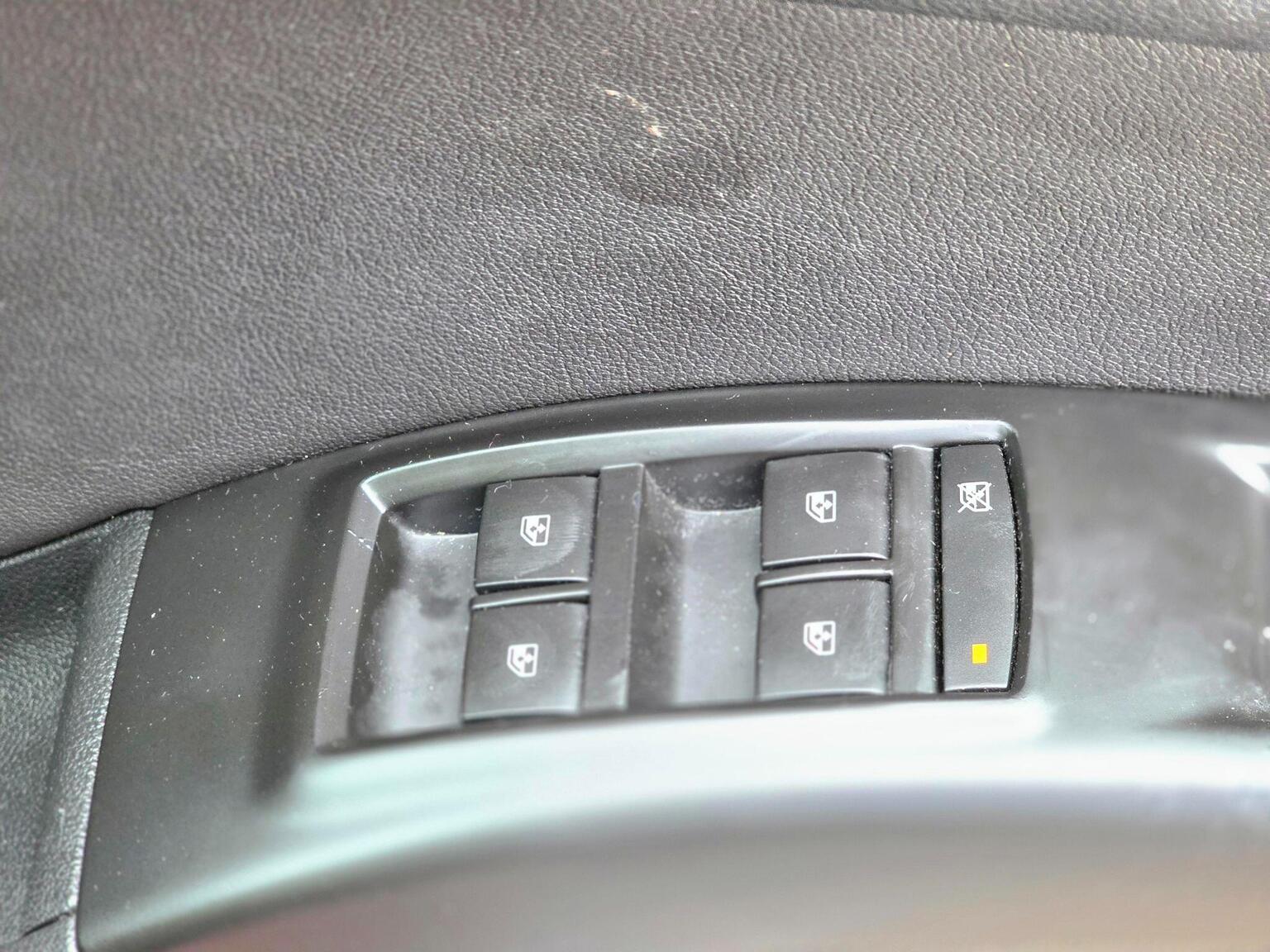 2016 Vauxhall Meriva image 37