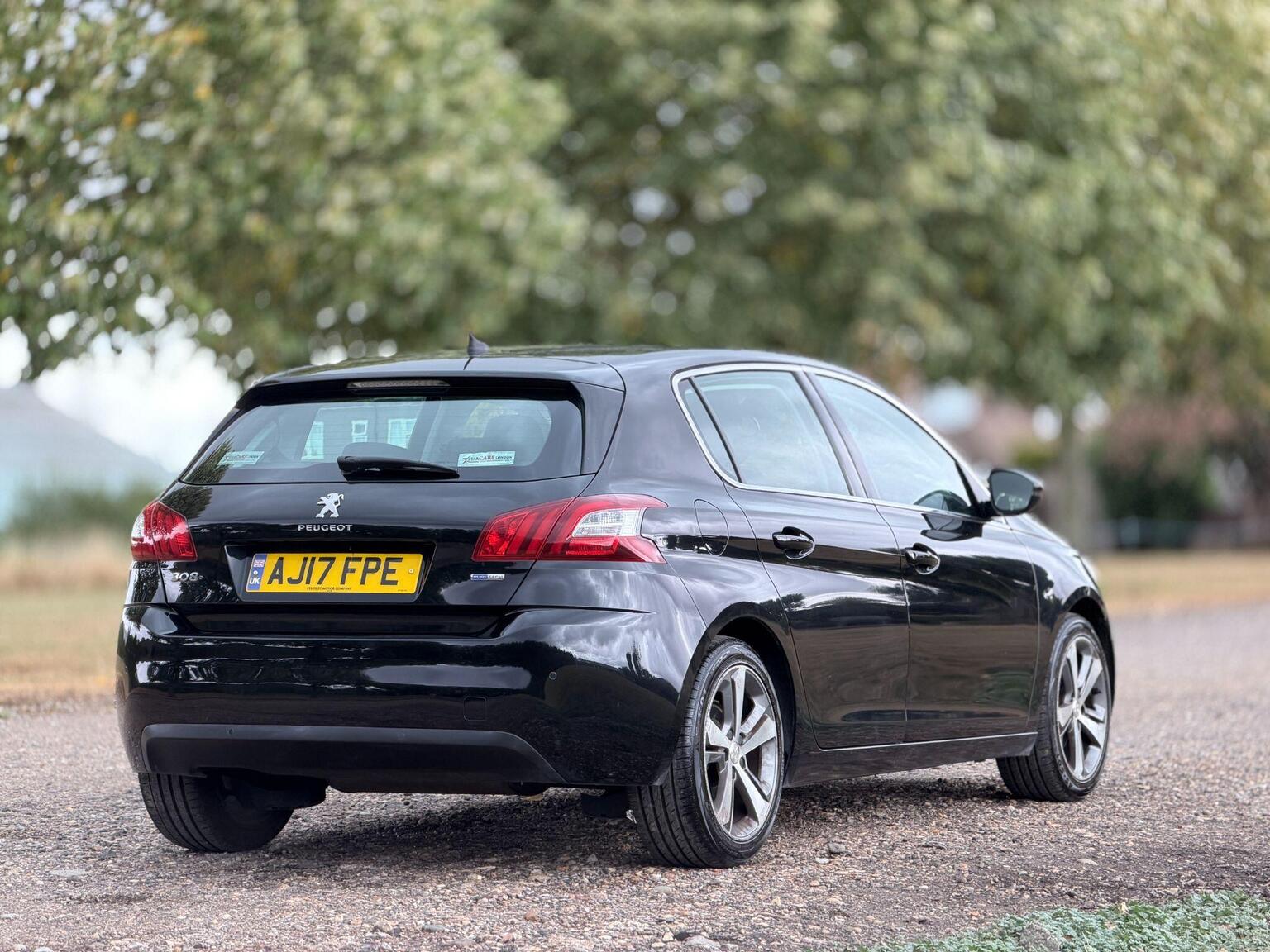 2017 Peugeot 308 image 6