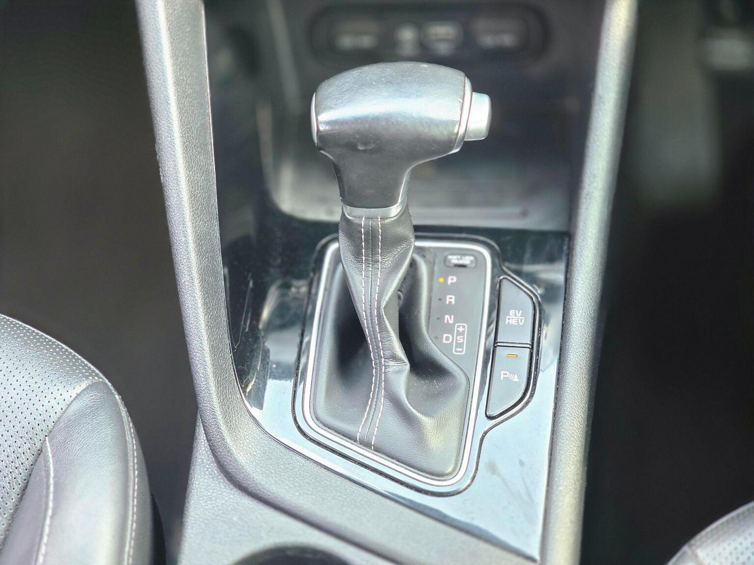 2017 Kia Niro image 43