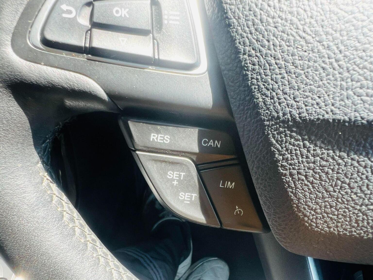 2018 Ford EcoSport image 36