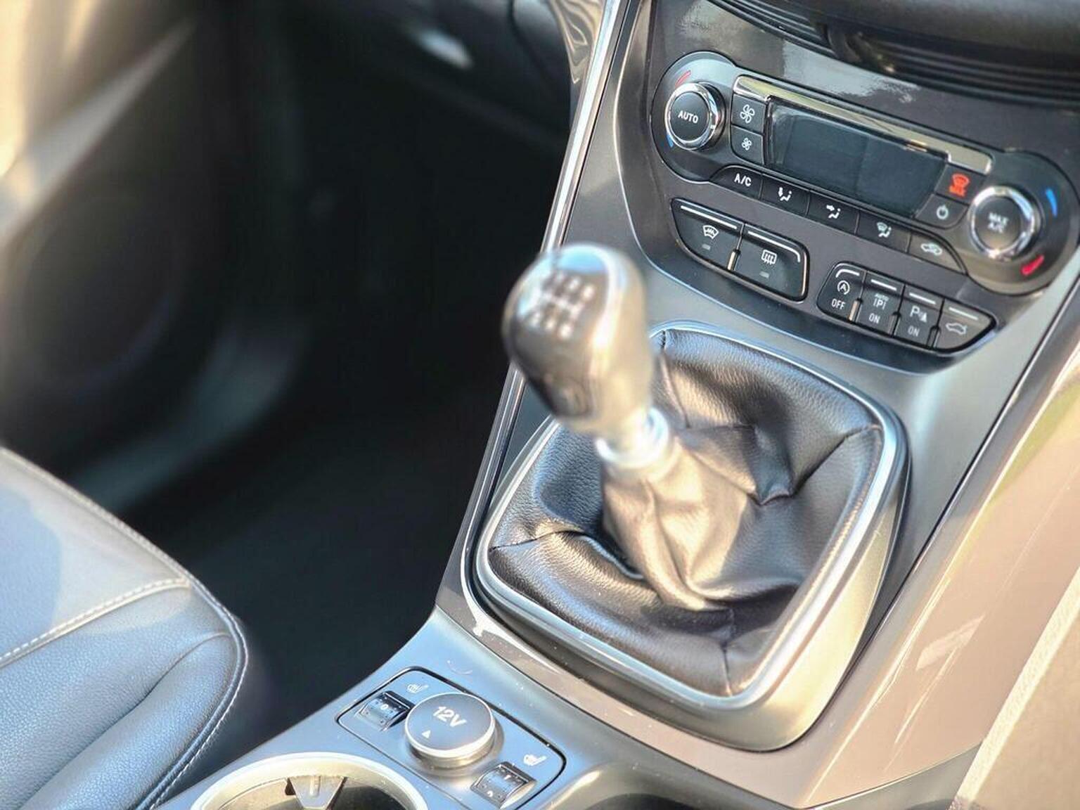 2014 Ford Kuga image 34