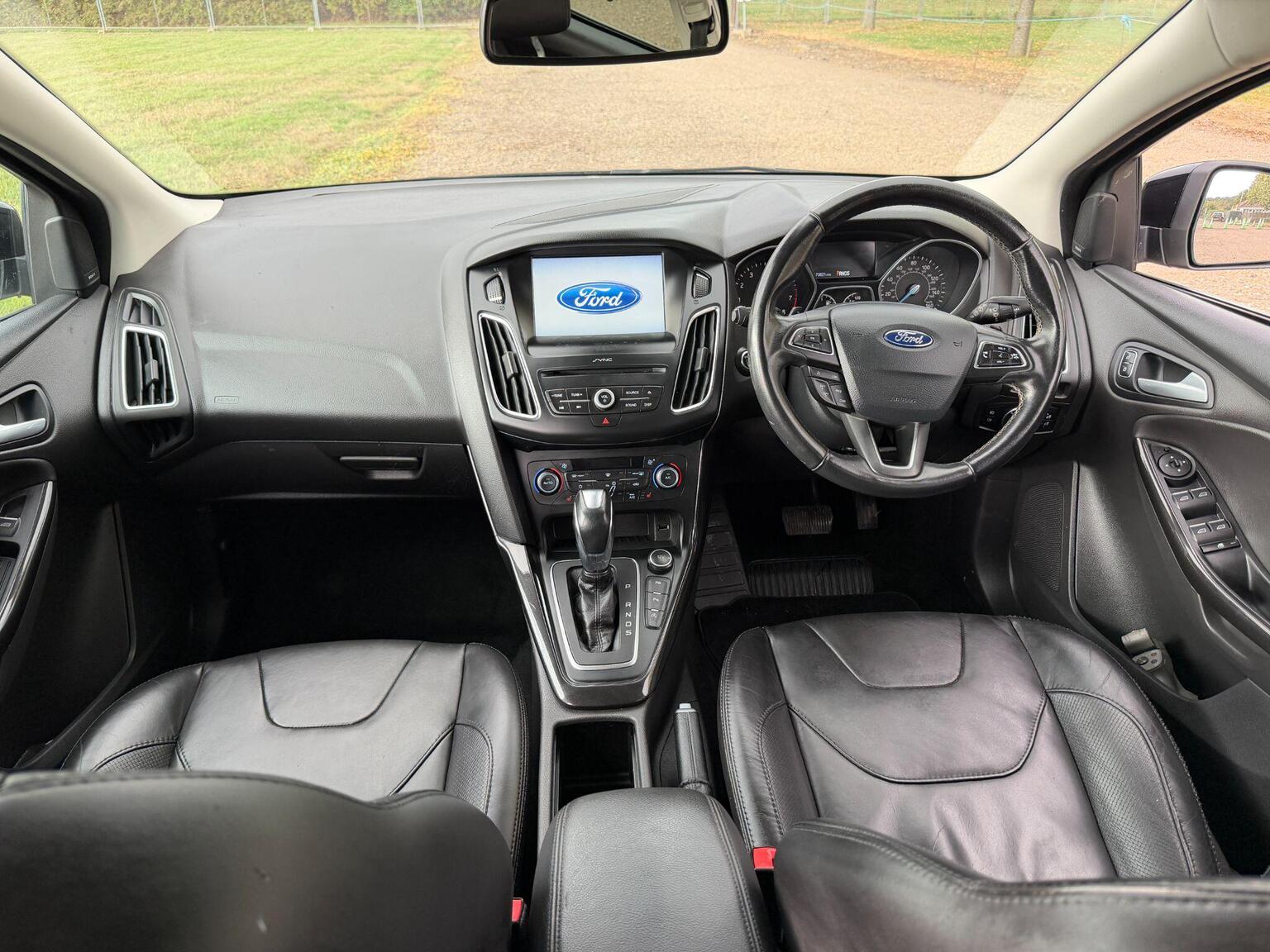 2016 Ford Focus image 31