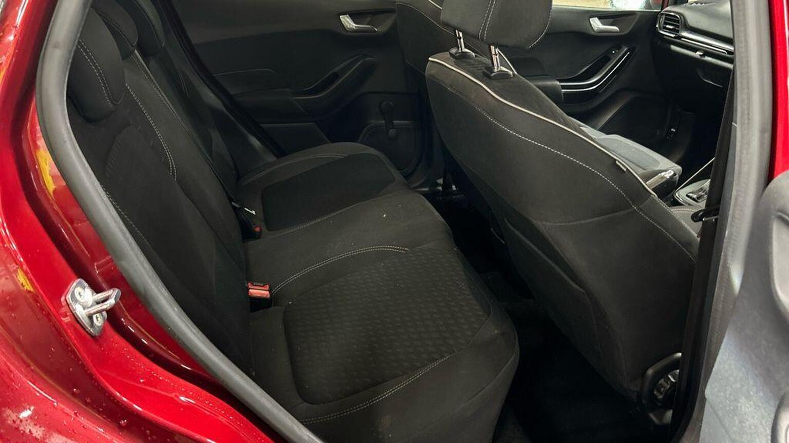 2017 Ford Fiesta image 13