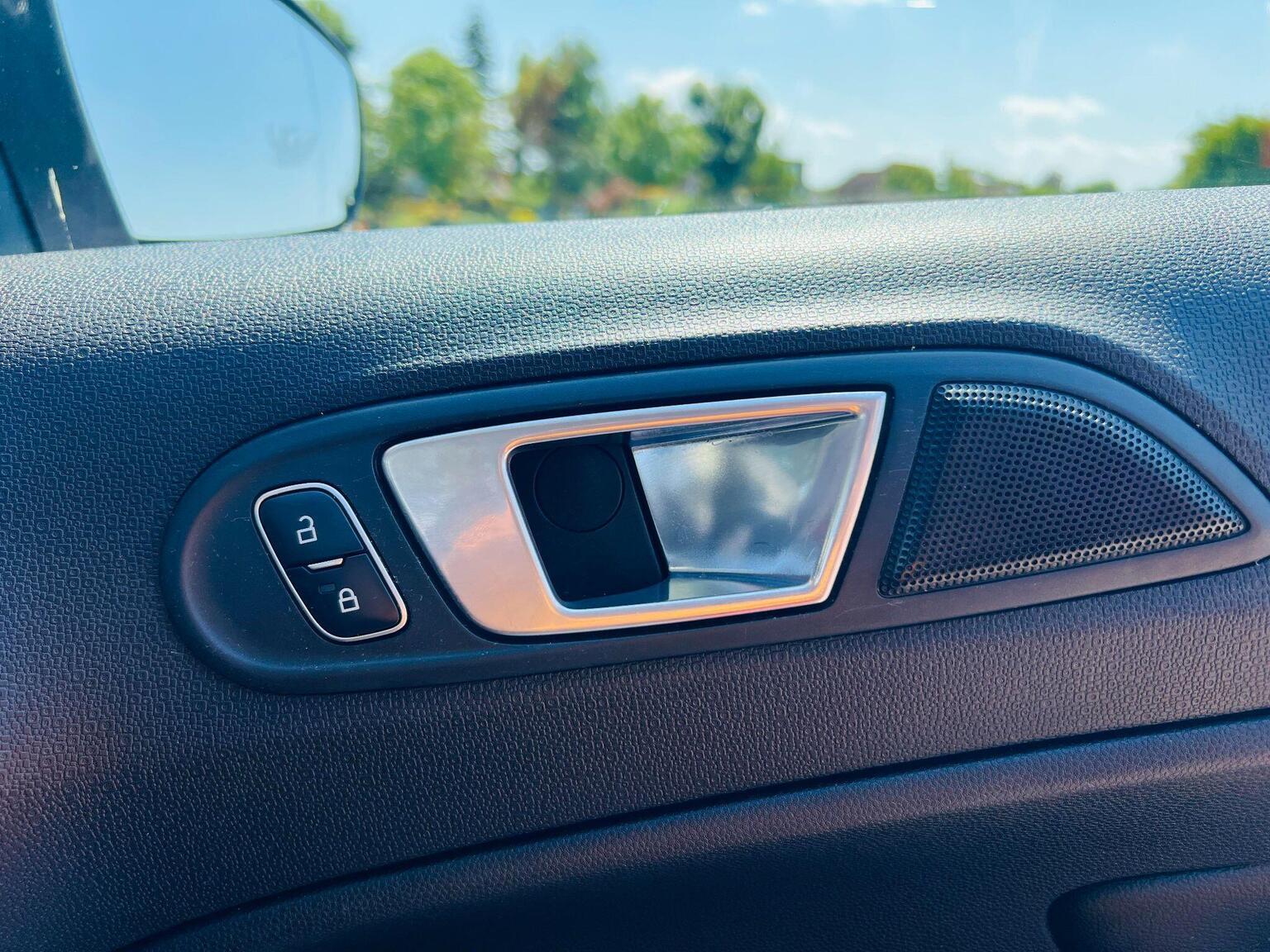 2018 Ford EcoSport image 33