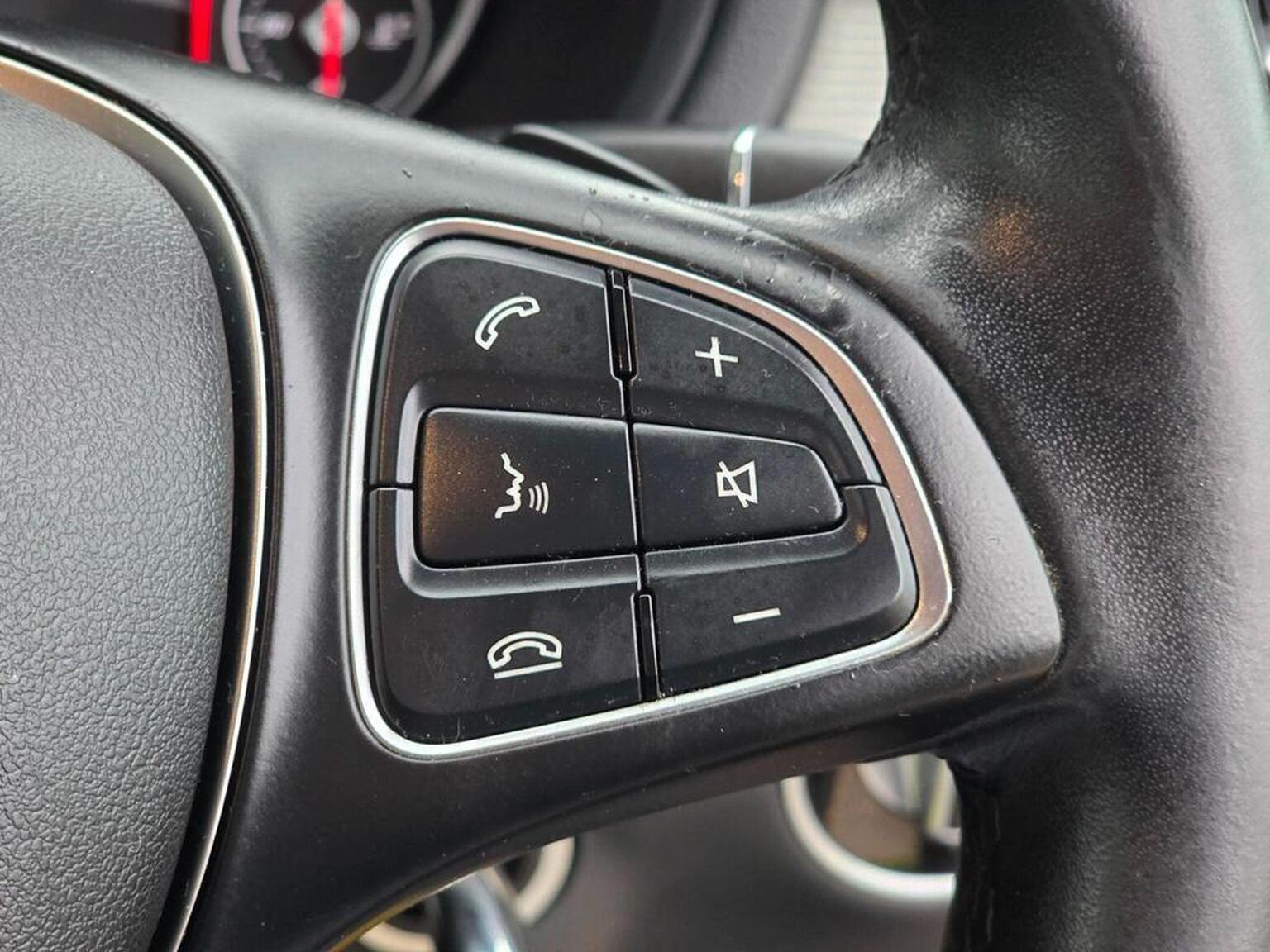 2016 Mercedes-Benz B Class image 32