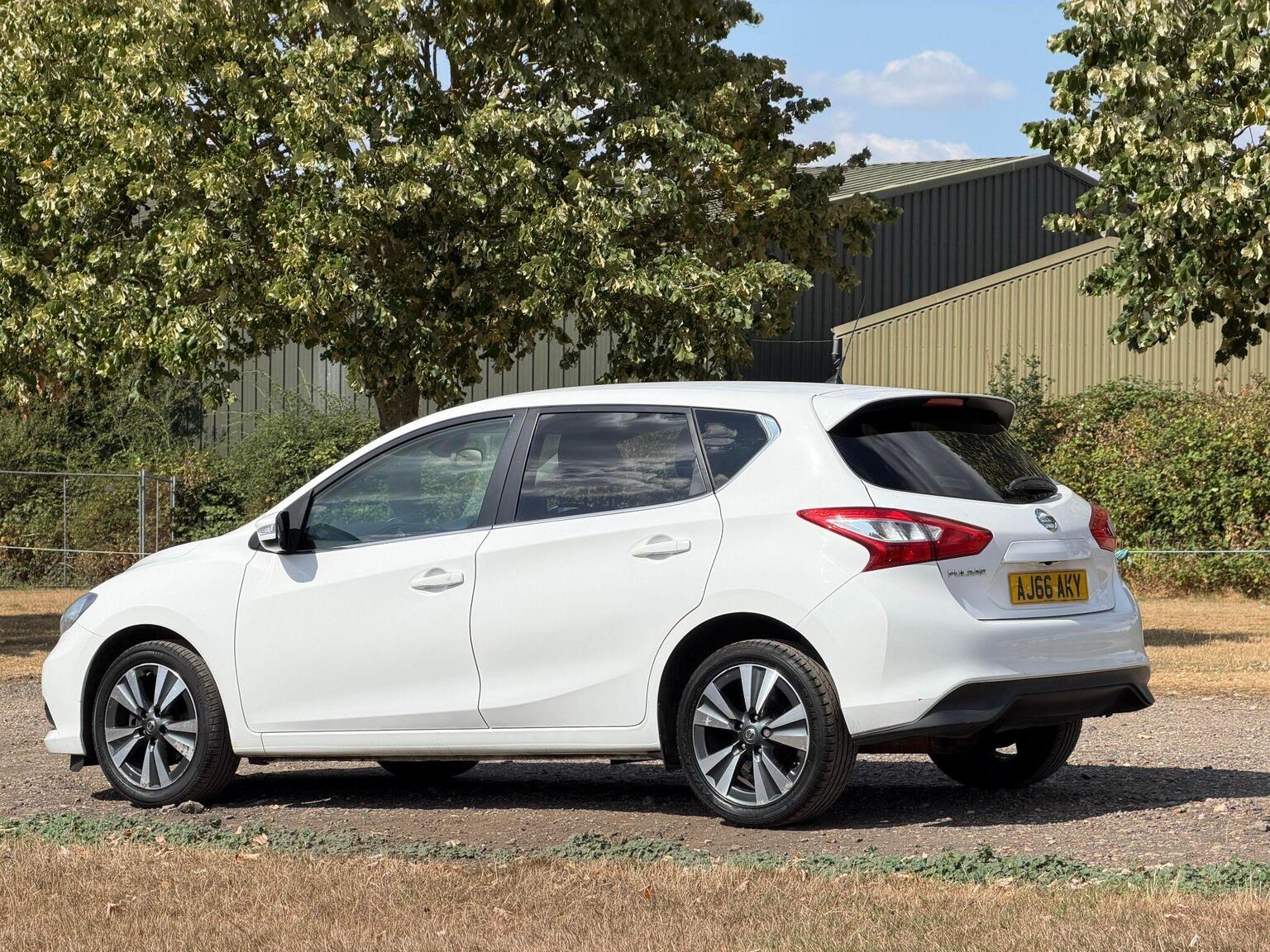2016 Nissan Pulsar image 13