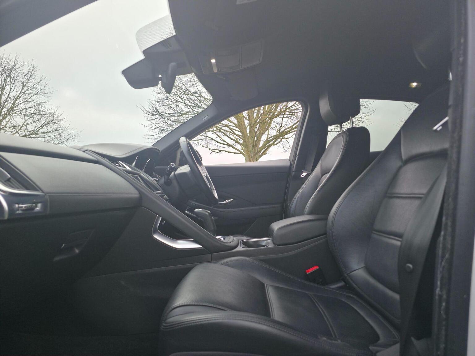 2019 Jaguar E-PACE image 25