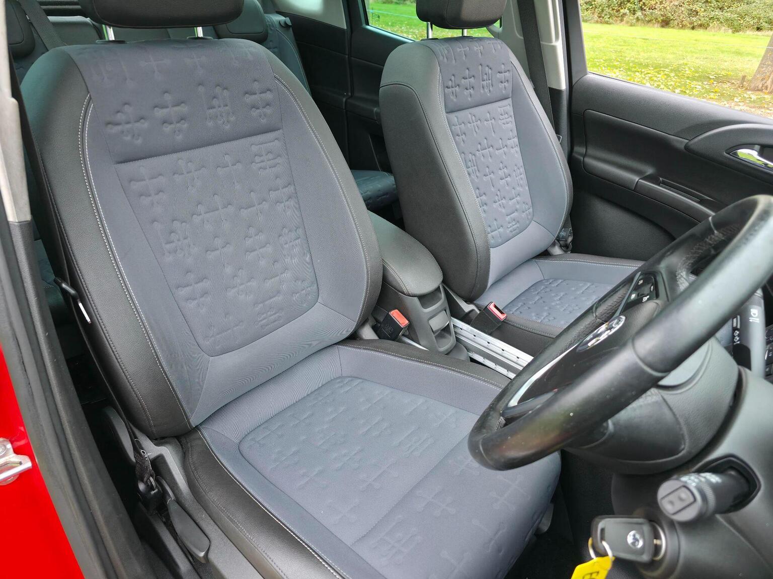 2016 Vauxhall Meriva image 29