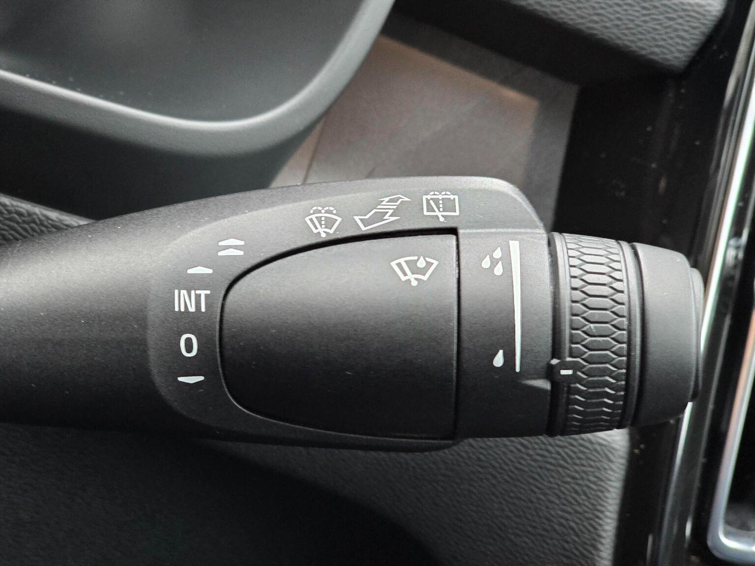 2024 Volvo EX40 image 37